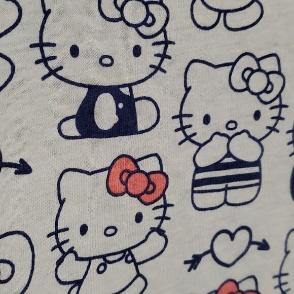 Hello Kitty Sanrio Tossed Super Soft Sleep Top Tee Shirt Sz M 723 - Picture 4 of 8